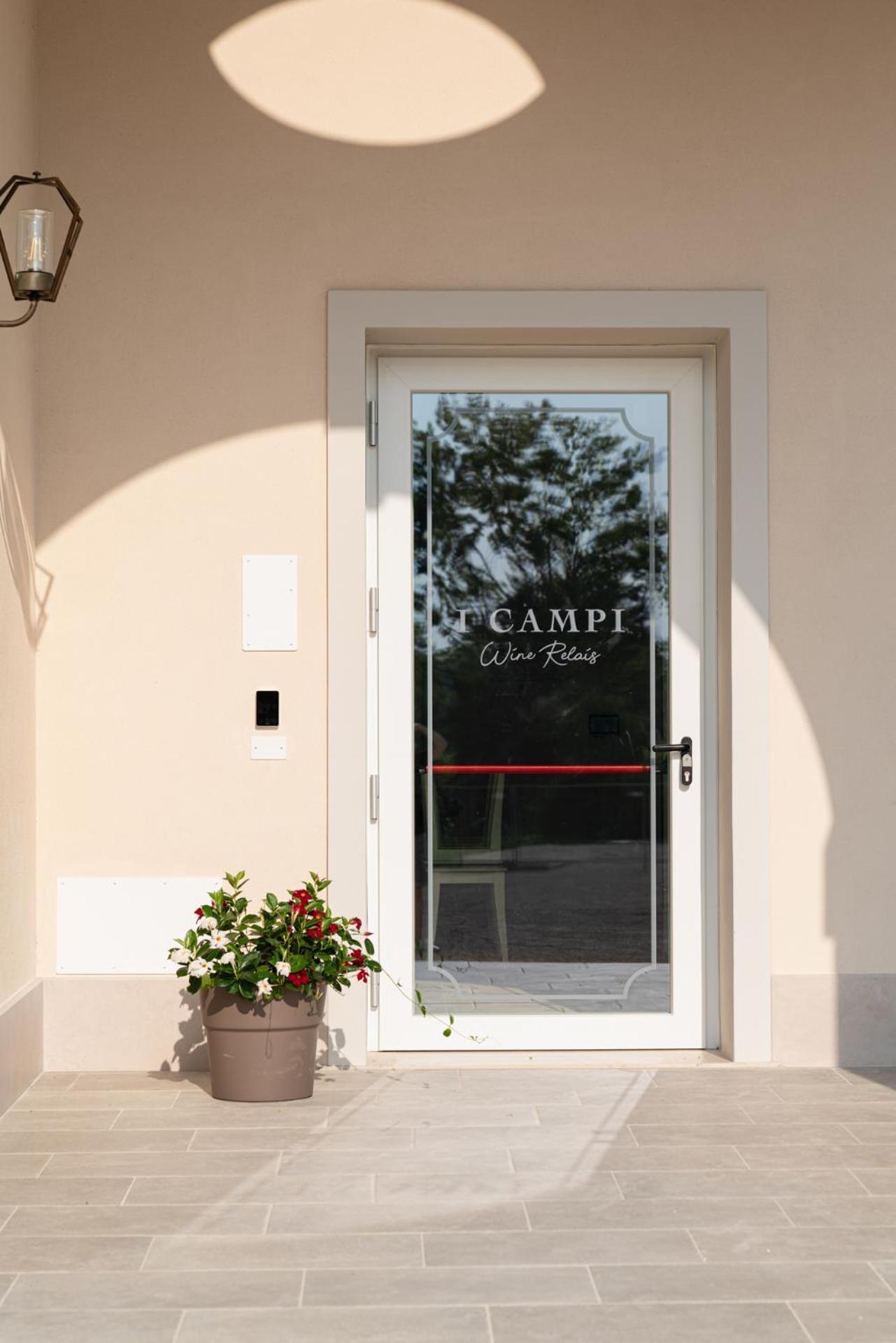 I Campi Wine Relais Hotel Ronchi  Exterior photo