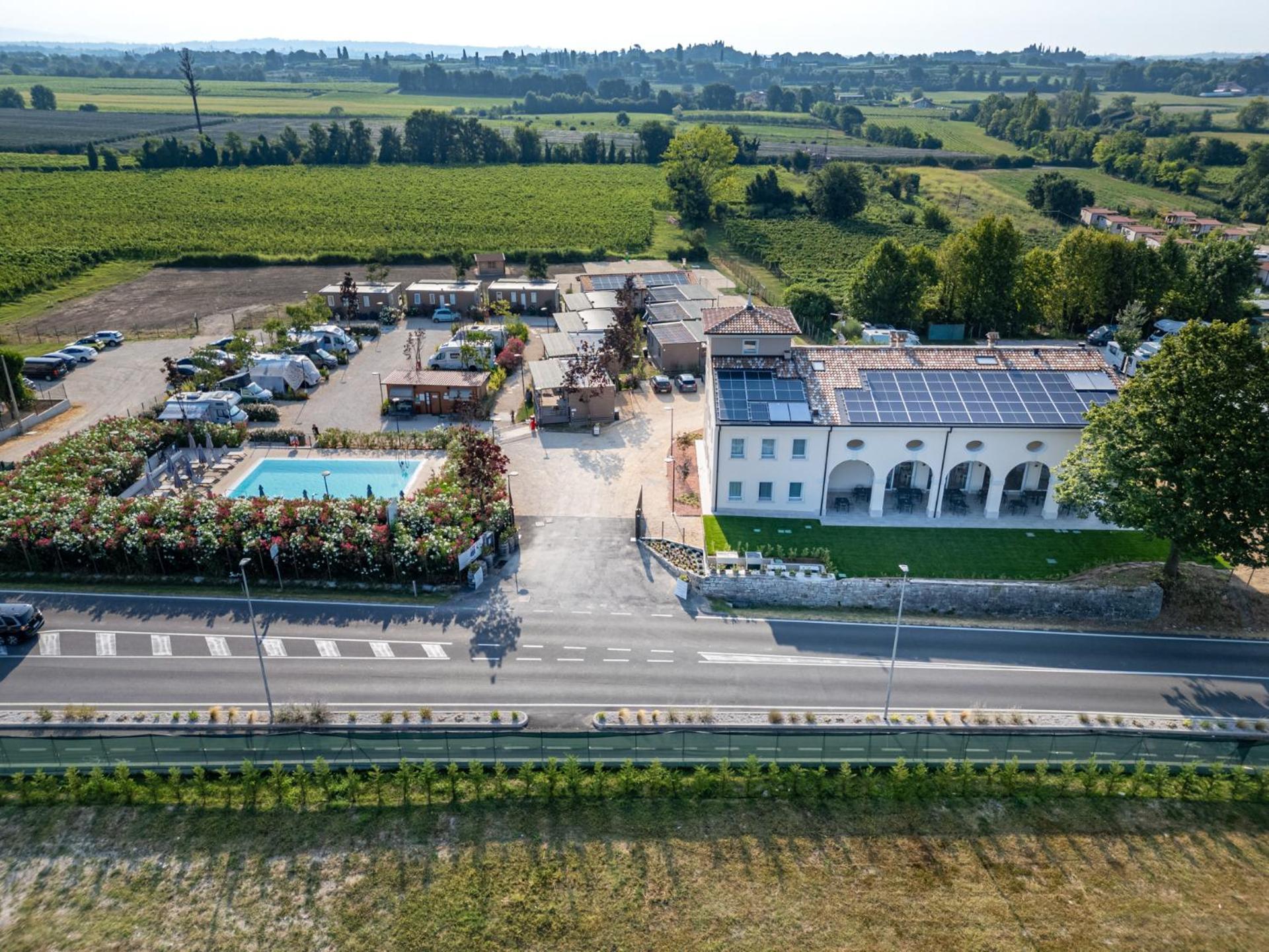 I Campi Wine Relais Hotel Ronchi  Exterior photo